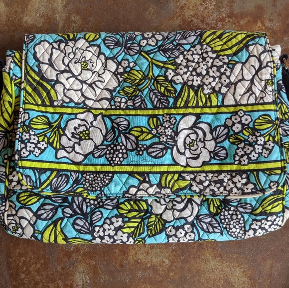 Vera Bradley Crossbody/Saddlebag - Picture 4 of 7
